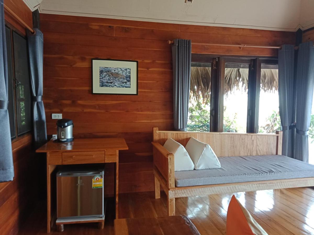 Wetlandcamp บ้านชายเล Phatthalung Bagian luar foto