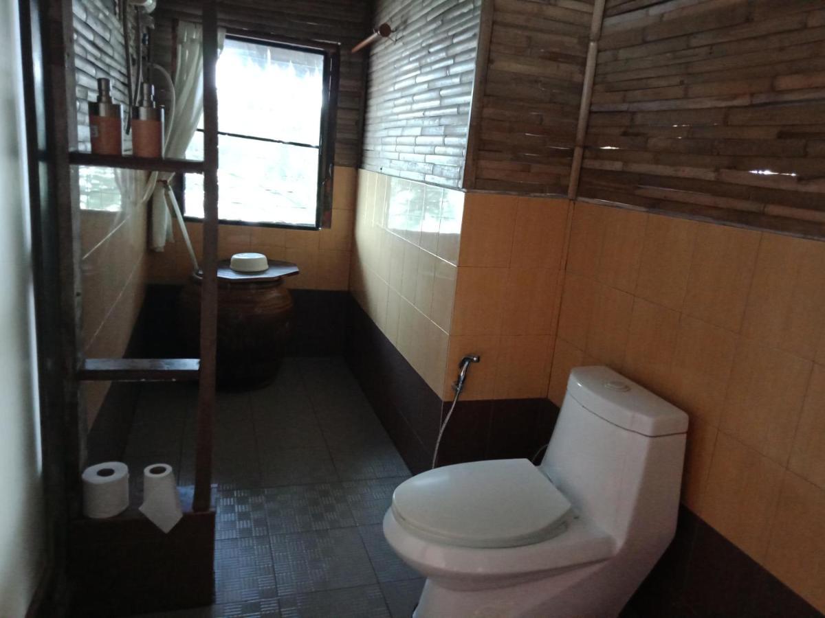 Wetlandcamp บ้านชายเล Phatthalung Bagian luar foto