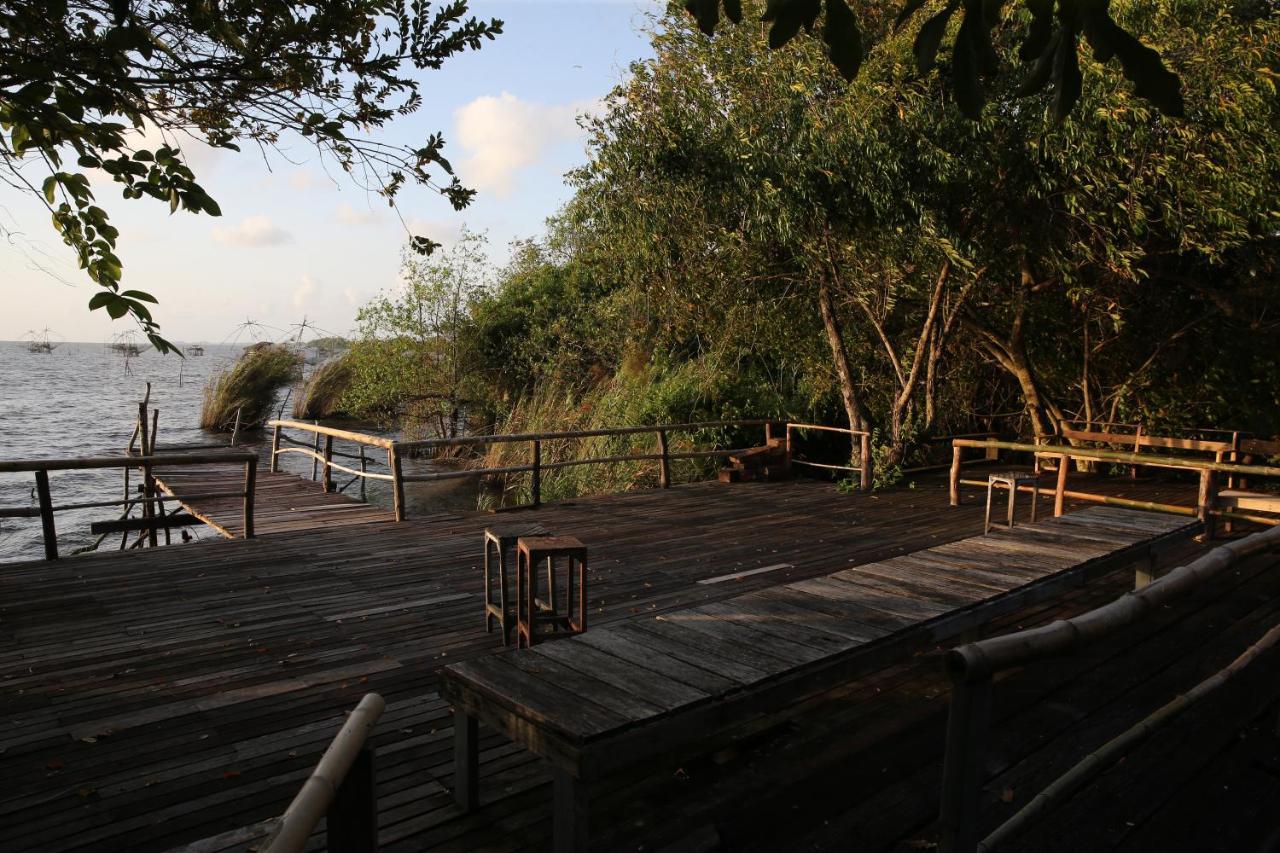 Wetlandcamp บ้านชายเล Phatthalung Bagian luar foto