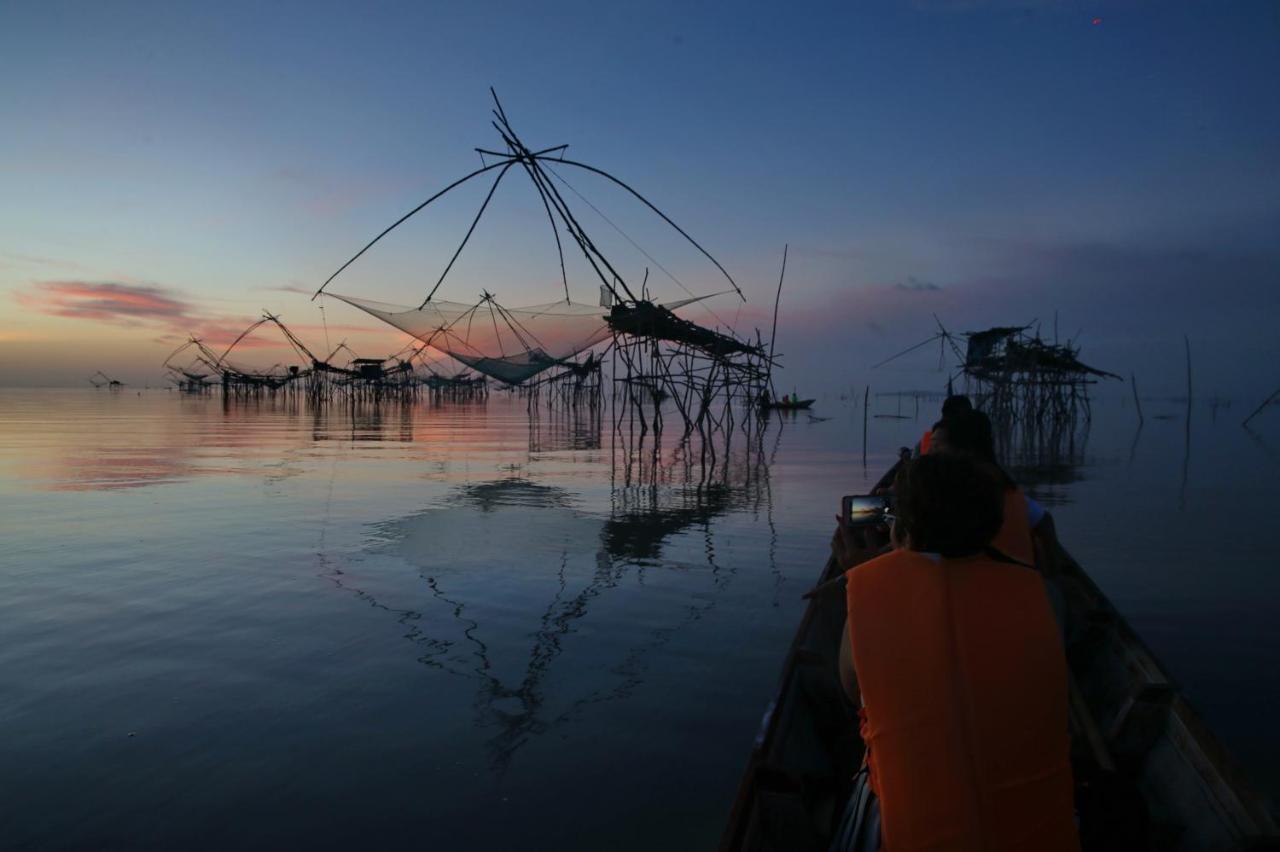 Wetlandcamp บ้านชายเล Phatthalung Bagian luar foto